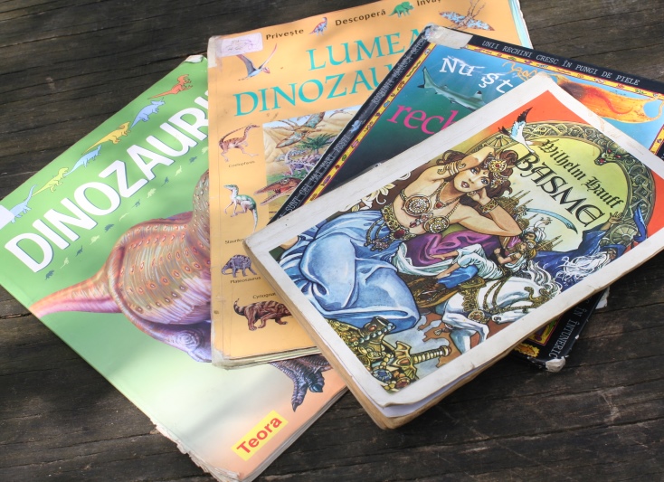 "O LUNĂ ÎN BIBLIOTECĂ": activități de vacanță pentru copii la Biblioteca Comunală Ibănești