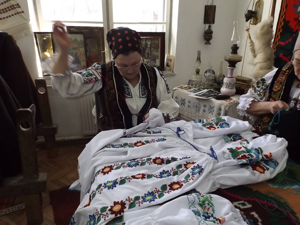 Farcas Dorina, la muzeul de la Școala Generală Petra Petrescu, Isticeu Farcas Dorina, la muzeul de la Școala Generală Petra Petrescu, Isticeu